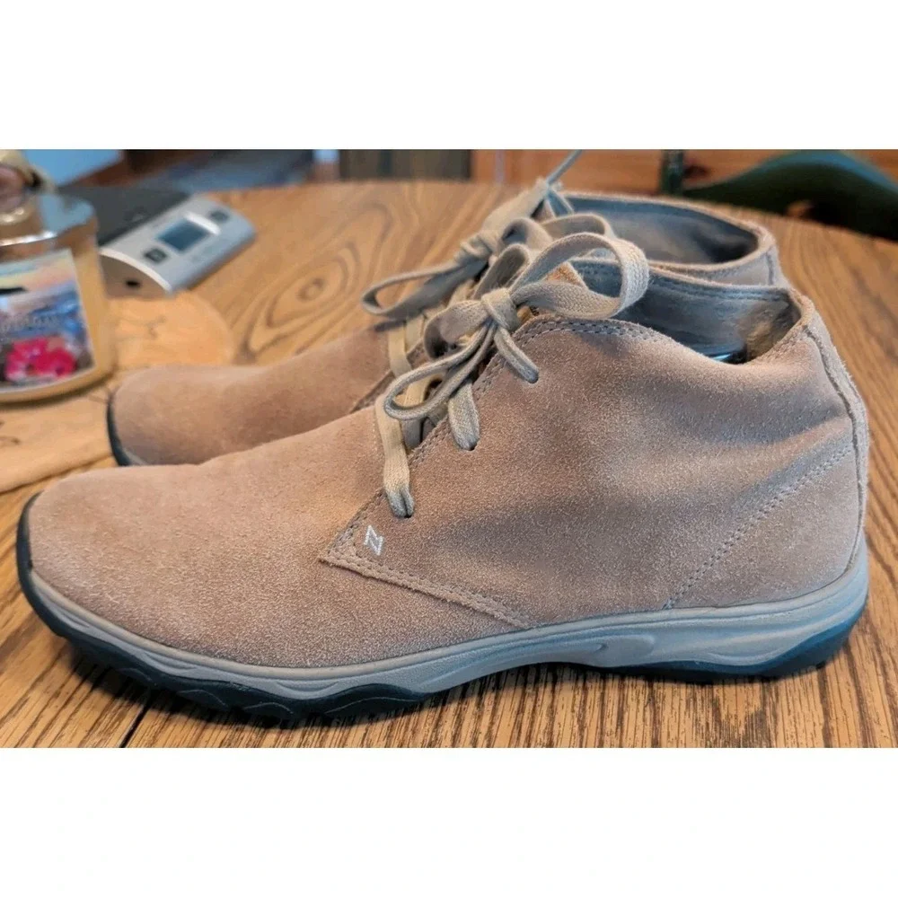 Eddie Bauer Suede Chukka Boots Men Size 11 Beige Leather Lace Up Ankle Casual